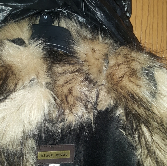 Wilson Leather's Black Rivet faux fur Vest - Picture 3 of 3